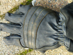 Handschuh mit Schrumpfung durch thermische Einwirkung