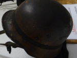 verdreckter alter Helm
