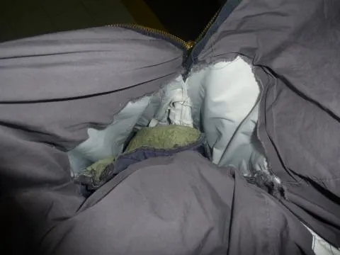 Riß des Innenfutters einer Feuerwehrjacke